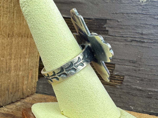 Native American Zia Symbol Sterling Silver Ring with Pink Conch