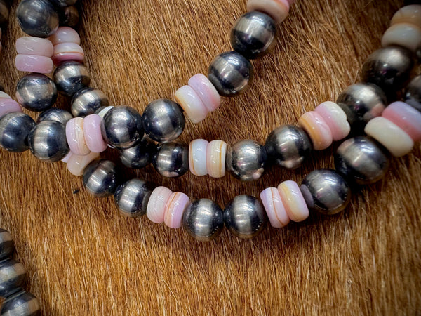 Pink Conch & Sterling Silver Bead Stretch Bracelet