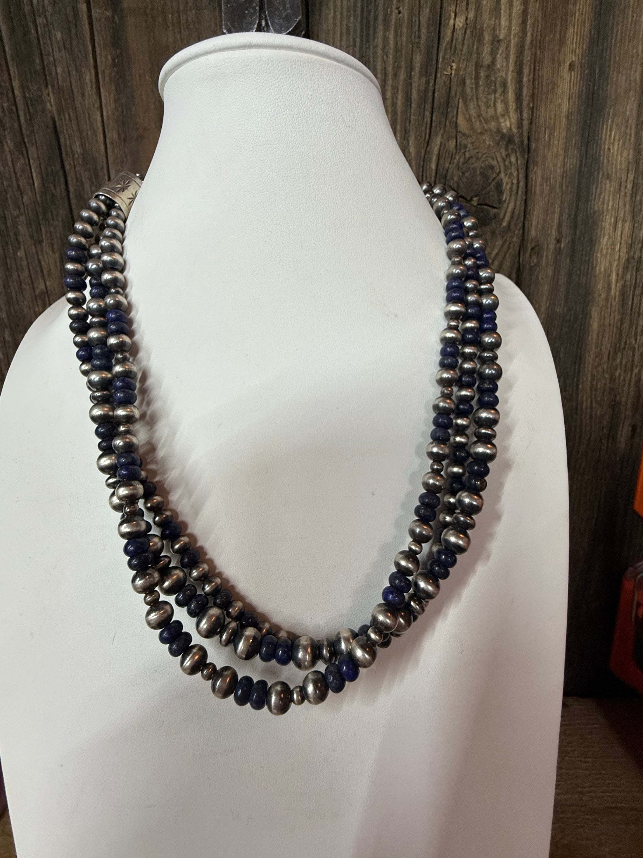 Gorgeous Native American Blue Lupis and Navajo Pearl Necklace 18“ with a 3 inch extender